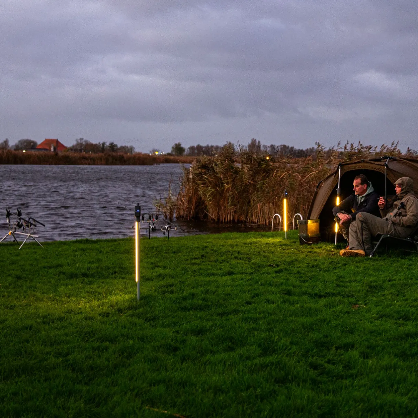 FishSense B.V. Angellampen Und Co.|Angelboote ·Campinglampen & -Strahler<LumiCatch (Support)