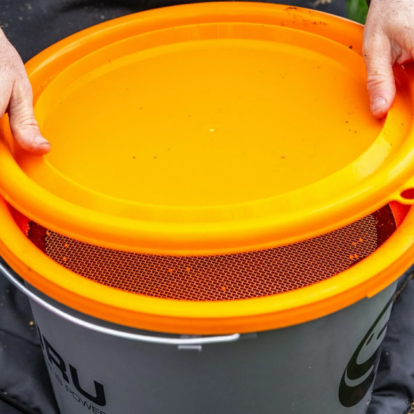 Guru Angelkoffer & Angelboxen ·Futtereimer<Bucket Grey (18 l)