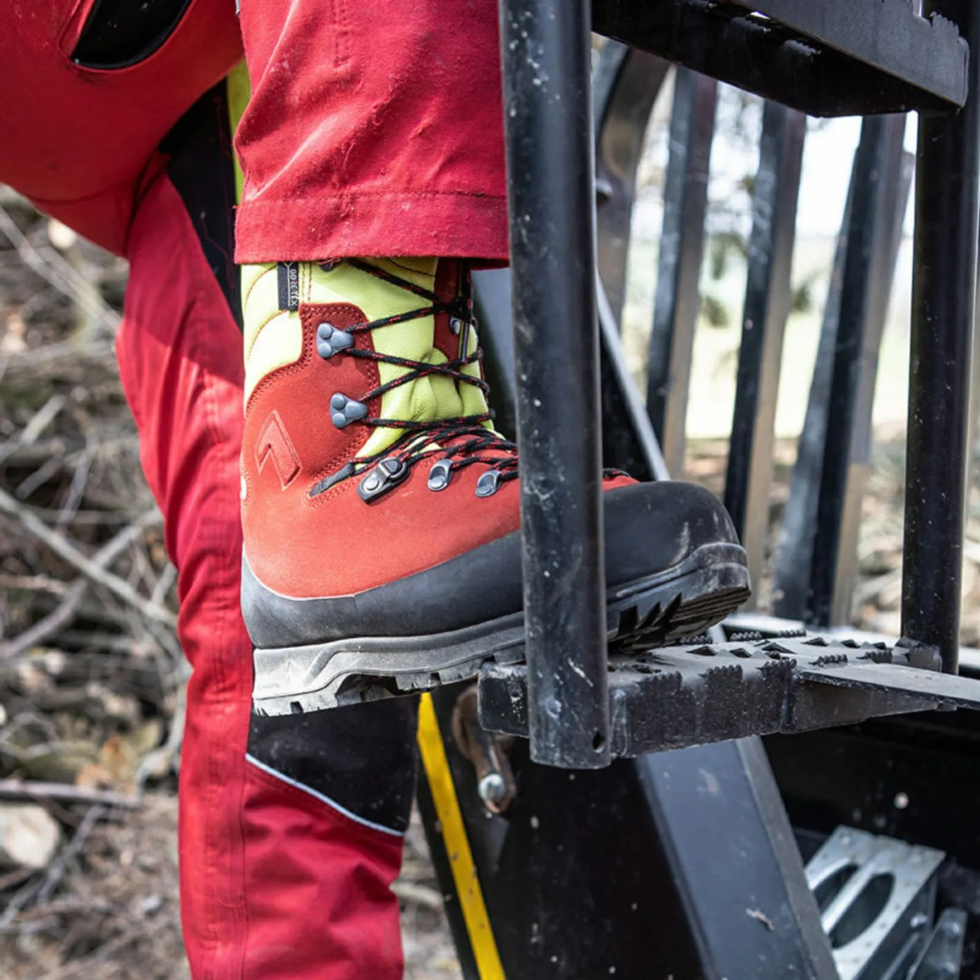 Clearance Haix Protector Forest 2.1 GTX Herren (Red/Yellow)