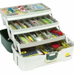 Plano Angelkoffer & Angelboxen ·Angelkoffer<Three-Tray Tackle Box (Green Metallic/Off-White)